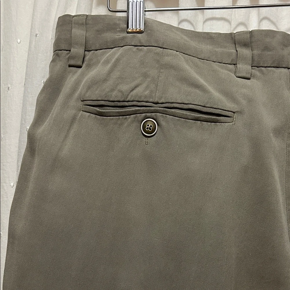 Tommy Bahama Shorts Men's Waist 35 Silk Flat Front Quiet Luxury Beach Resortwear